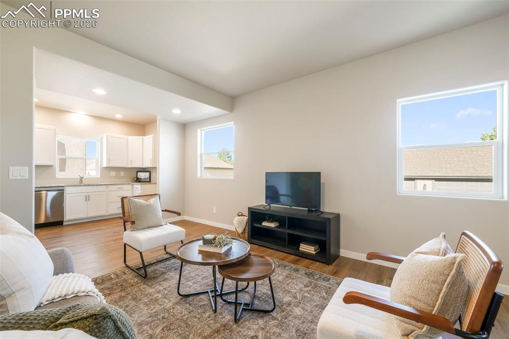 Image 5 of 50: Floor Plan