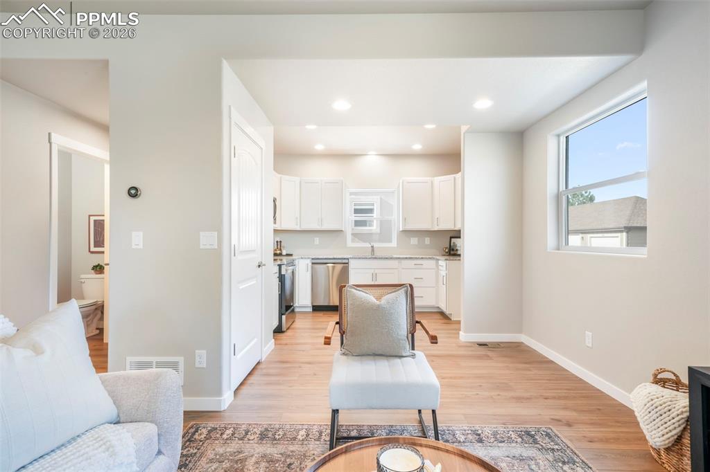 Image 7 of 50: Floor Plan