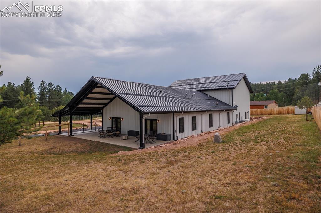 Image 36 of 38: Rear view of property