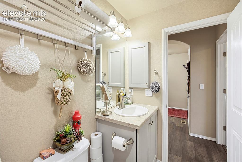 Image 17 of 38: Bathroom