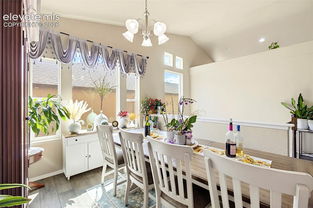 Image 3 of 38: Dining Area