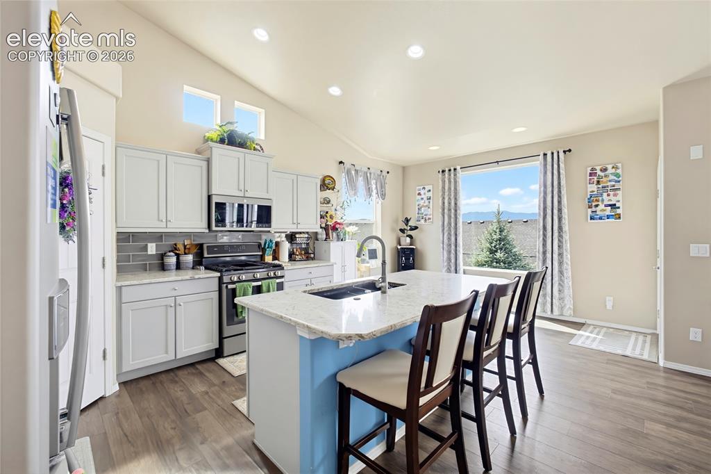 Image 9 of 38: Kitchen