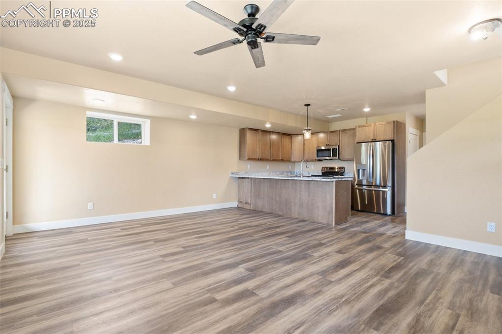 Image 5 of 33: Living Room