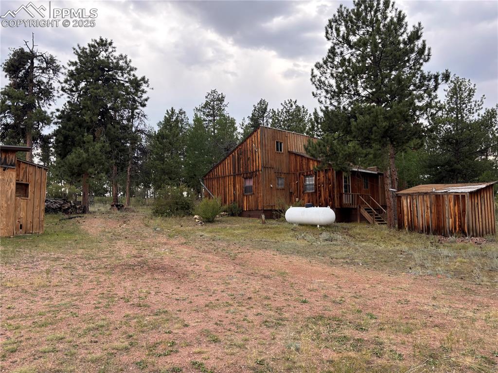 Image 11 of 40: View of yard