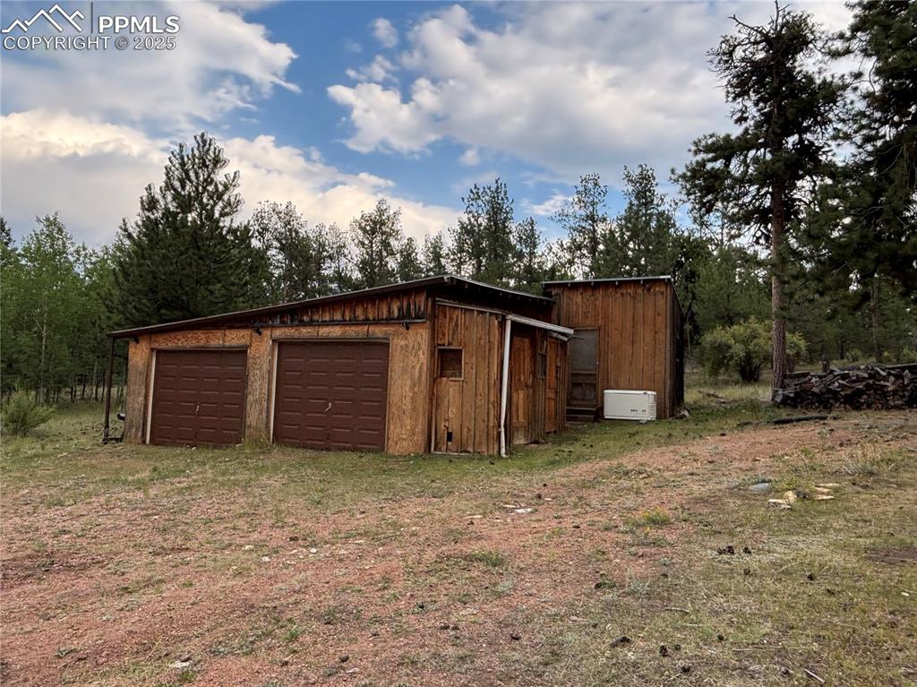 Image 18 of 40: View of detached garage