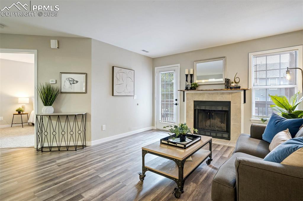 Image 11 of 22: Living Room