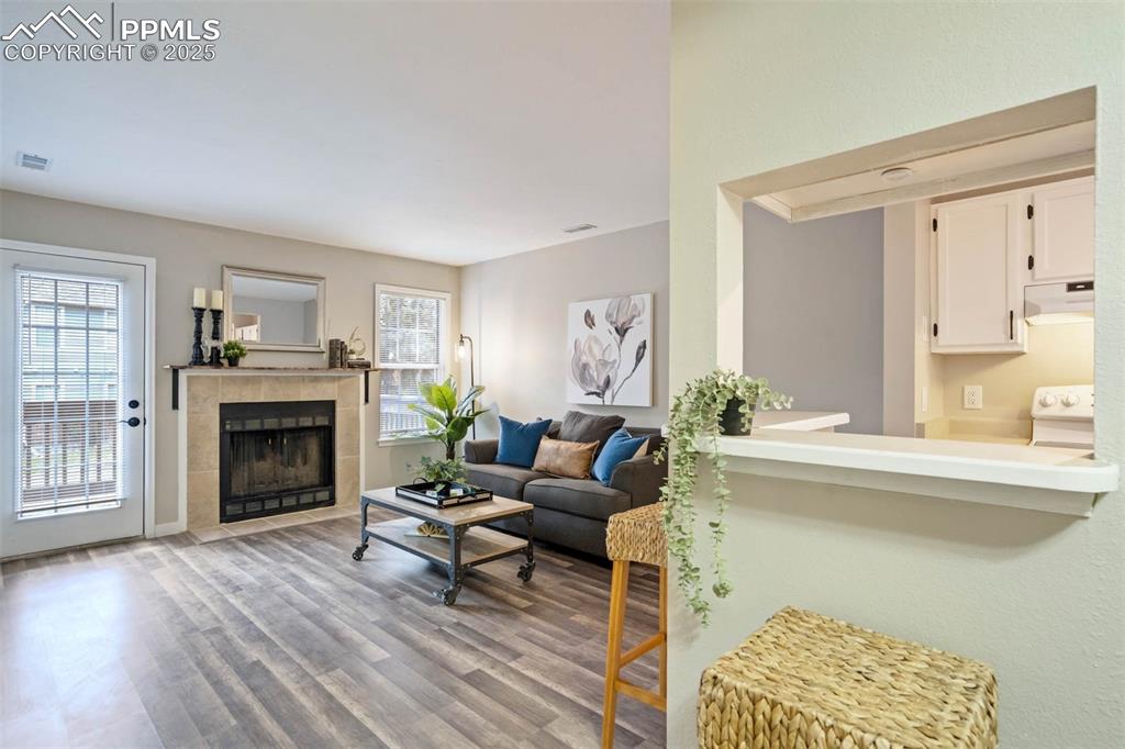 Image 8 of 22: Living Room