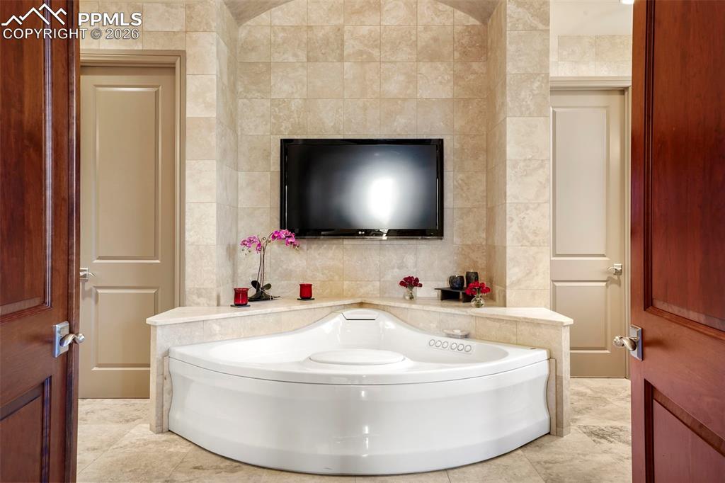 Image 26 of 50: Master Bathroom