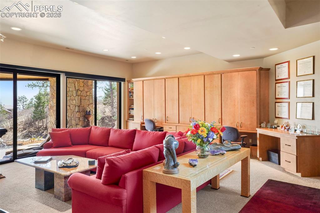 Image 30 of 50: Family Room