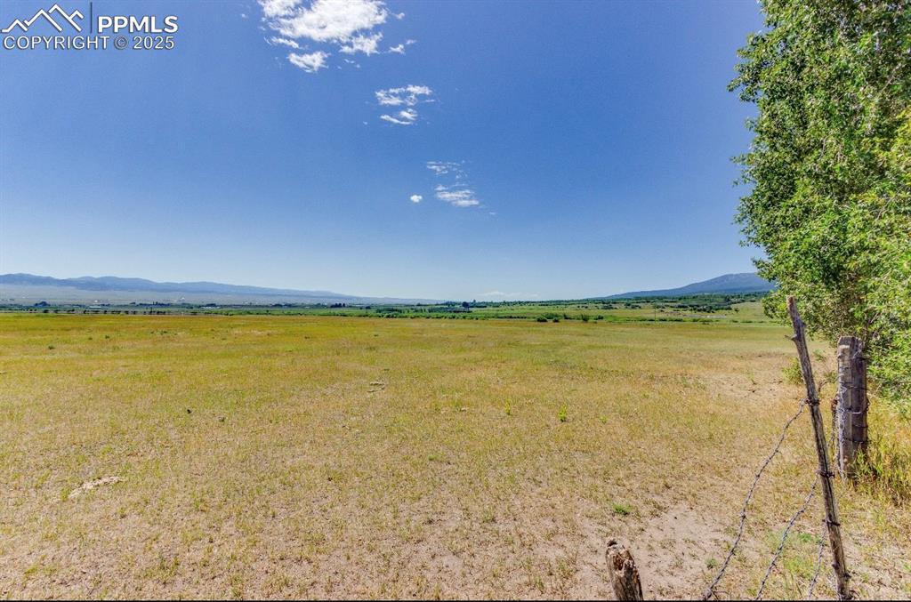 Image 18 of 19: View