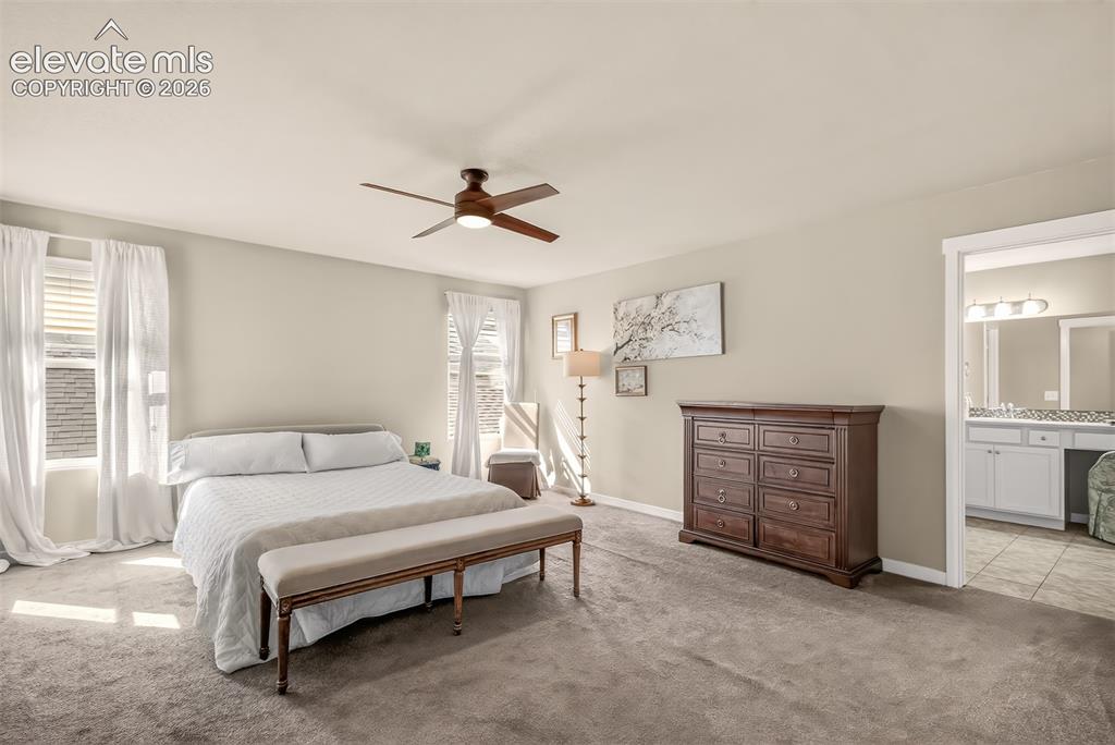 Image 19 of 40: Bedroom
