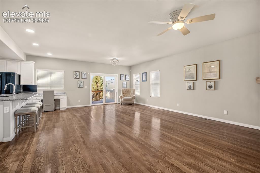 Image 8 of 40: Living Room