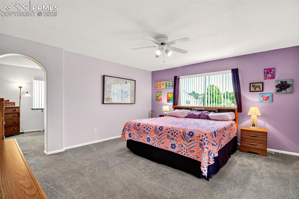 Image 13 of 21: Bedroom