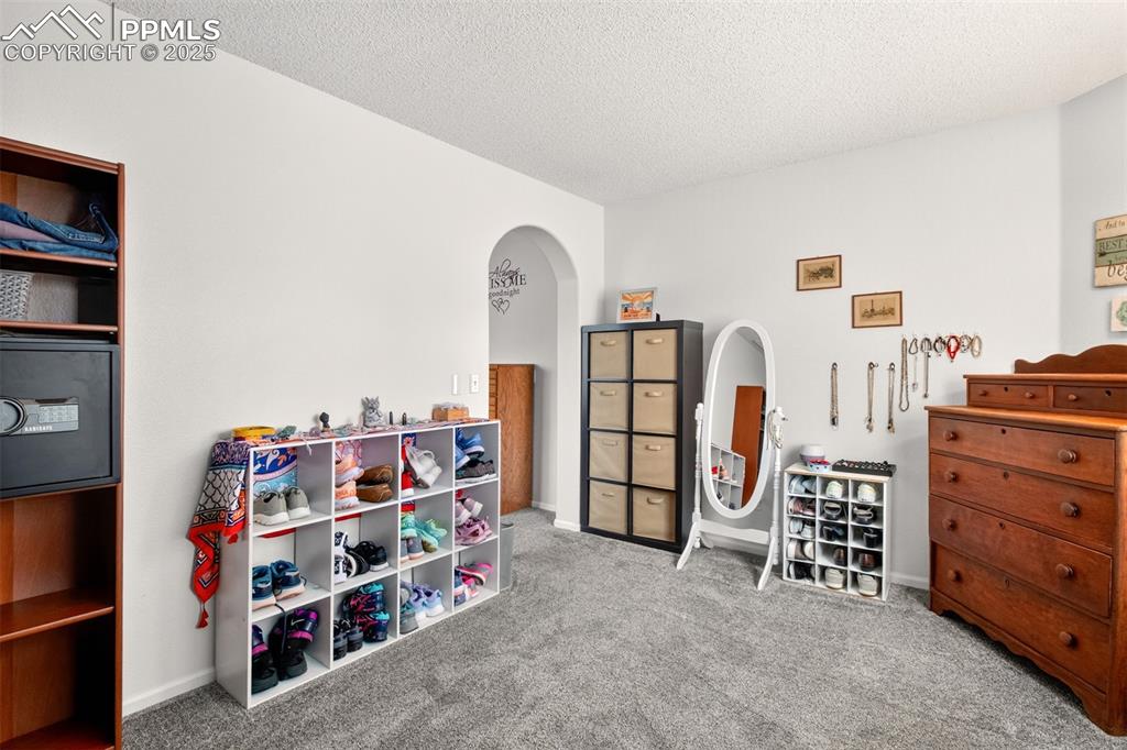 Image 16 of 21: Bonus Room