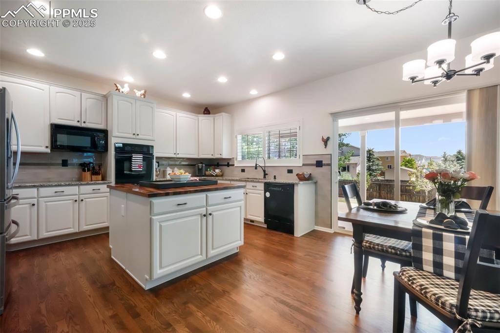 Image 3 of 50: NEWLY Remodeled Kitchen