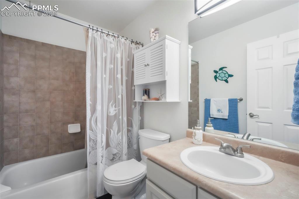 Image 39 of 50: Full Bath On Upper Level