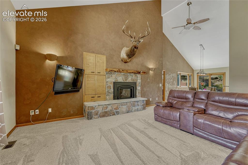 Image 4 of 50: MAIN LEVEL FLOOR PLAN