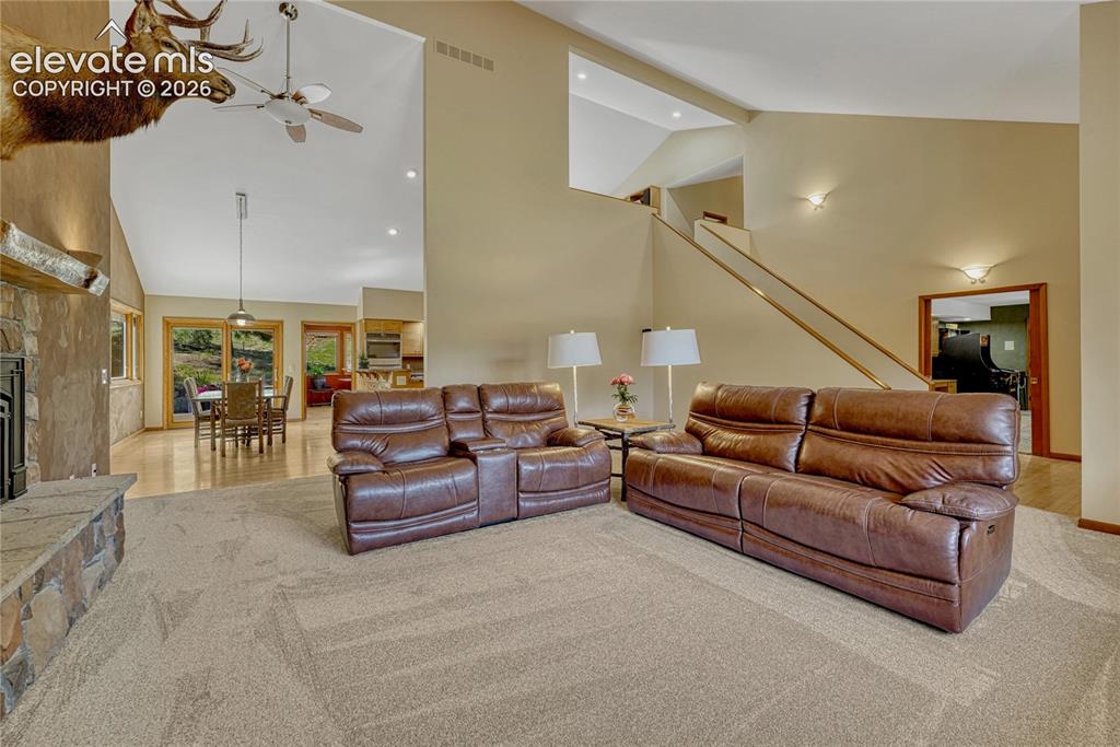 Image 5 of 50: Great Room