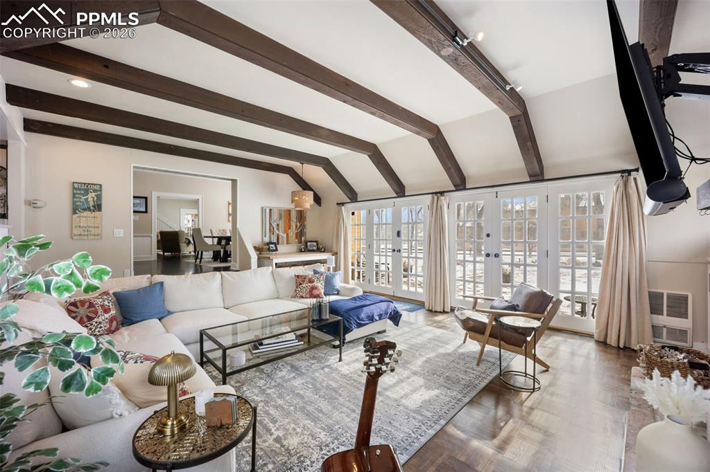 Image 16 of 50: Family Room