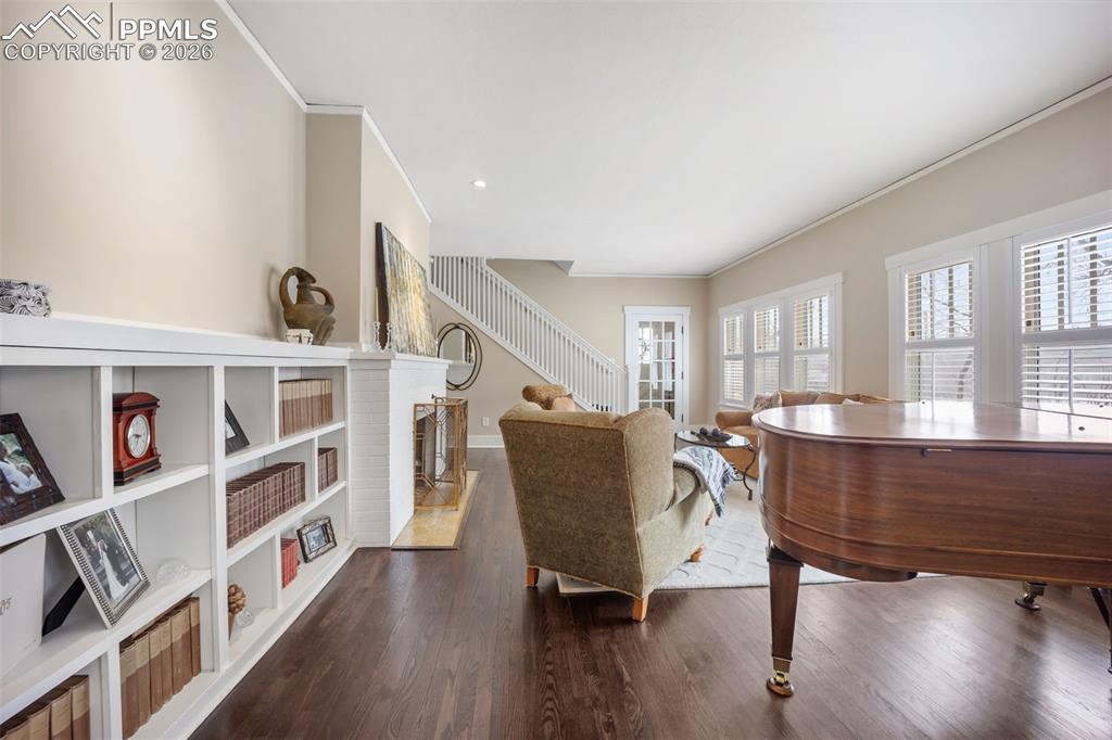 Image 2 of 50: Living Room