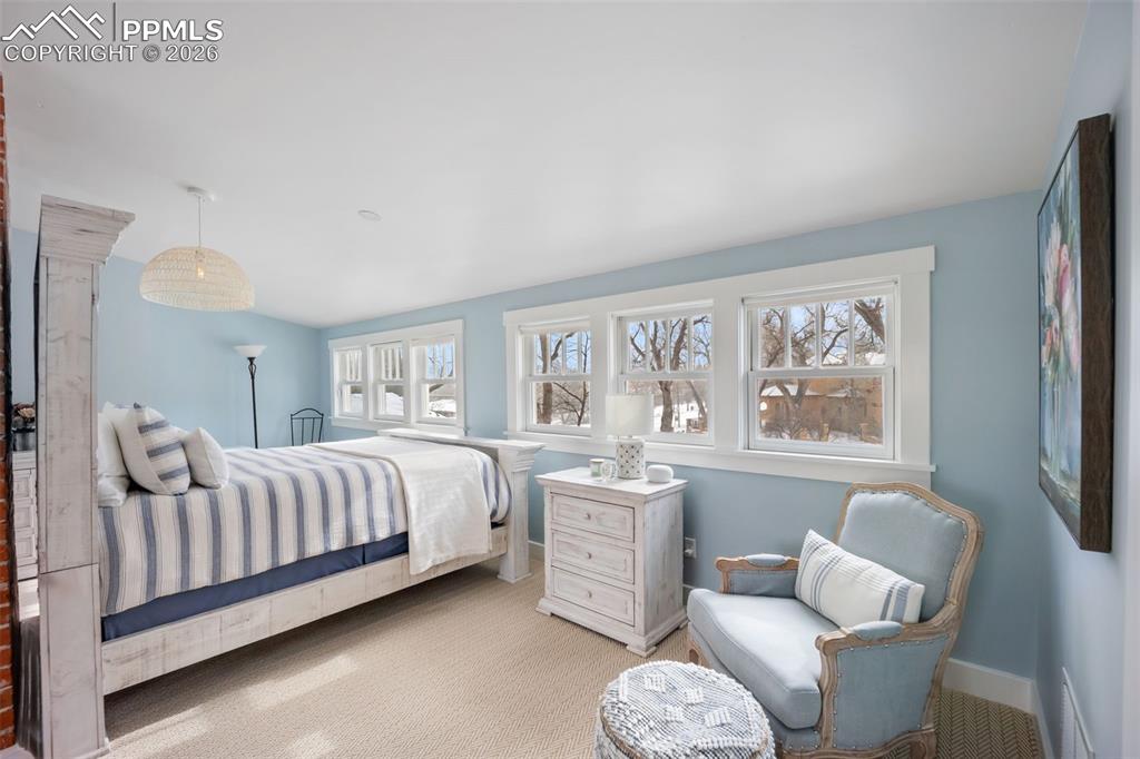 Image 26 of 50: Master Bedroom