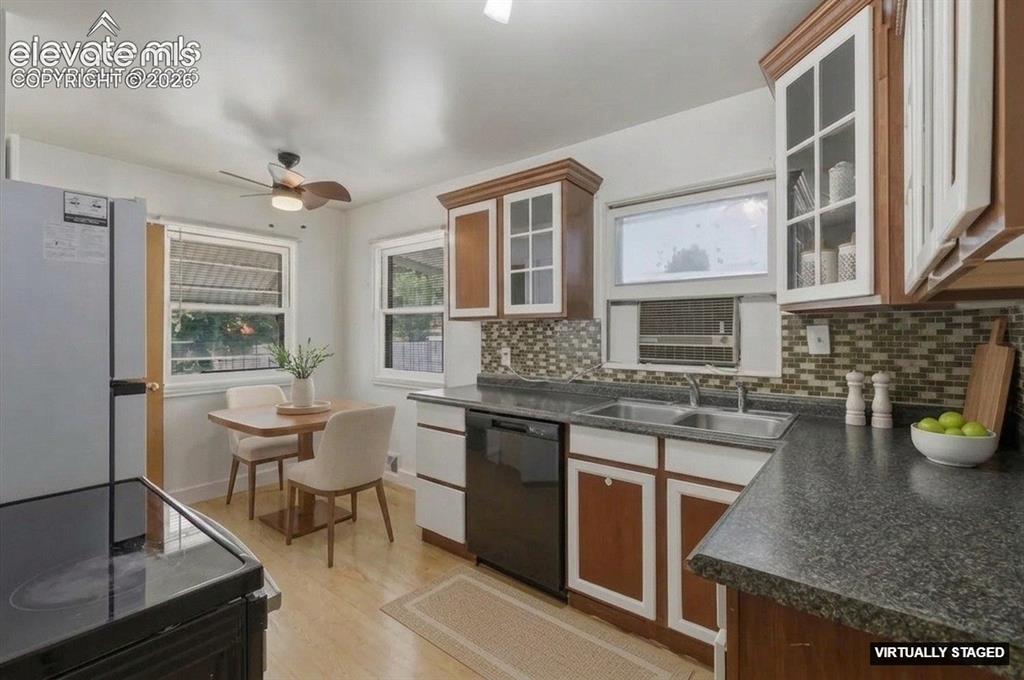 Image 8 of 38: Kitchen