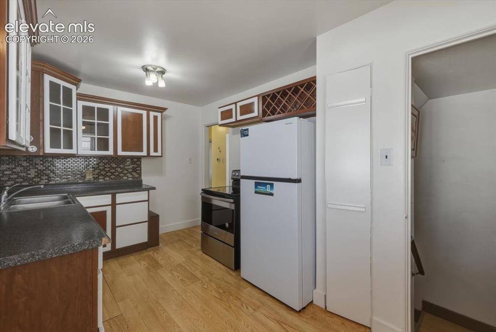 Image 9 of 38: Kitchen