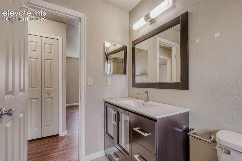 Image 2 of 14: Bathroom
