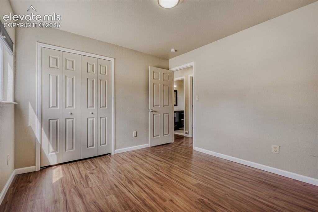 Image 4 of 14: Bedroom