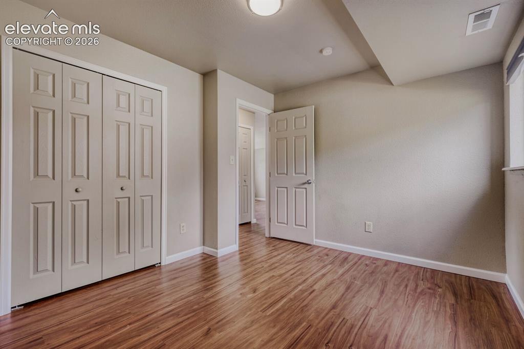 Image 6 of 14: Bedroom