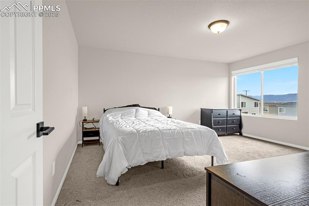 Image 12 of 26: Bedroom