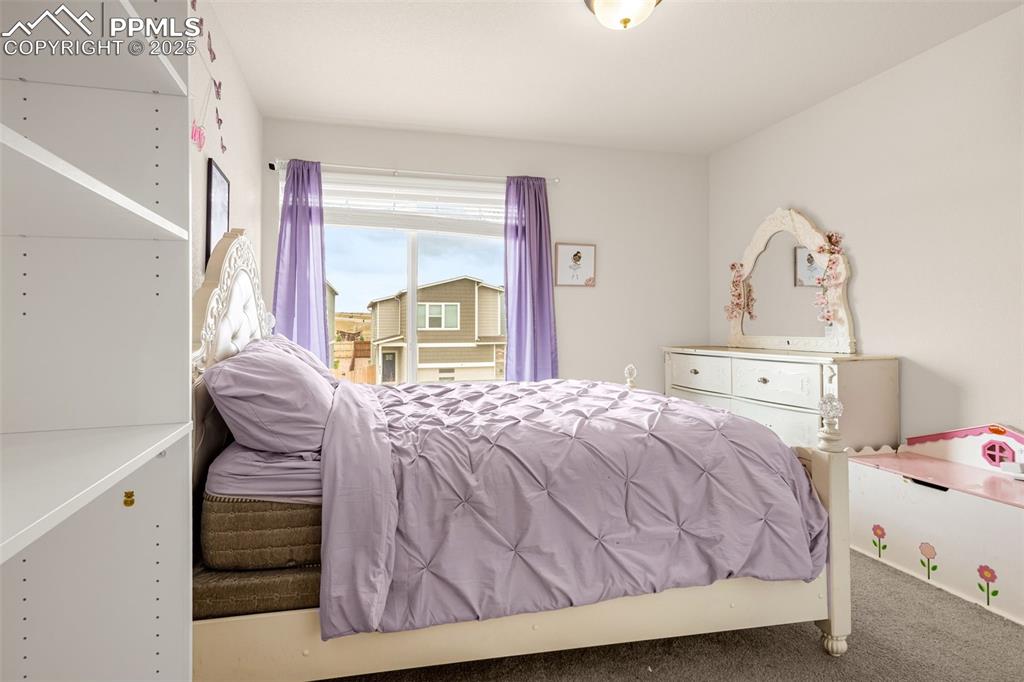 Image 21 of 26: Bedroom