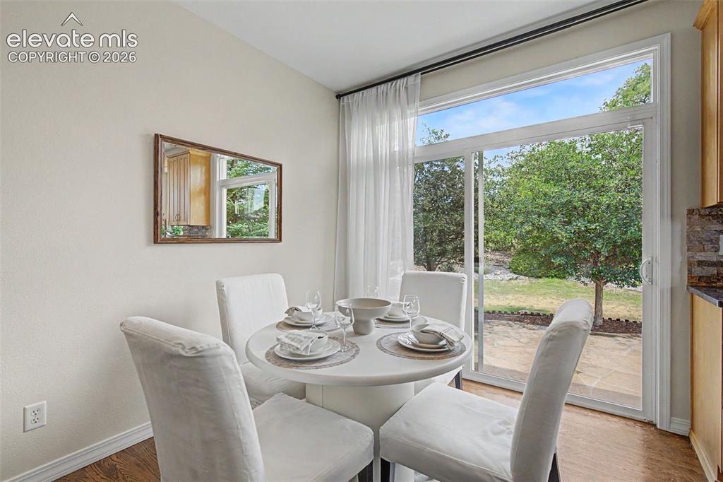 Image 10 of 46: Dining Area
