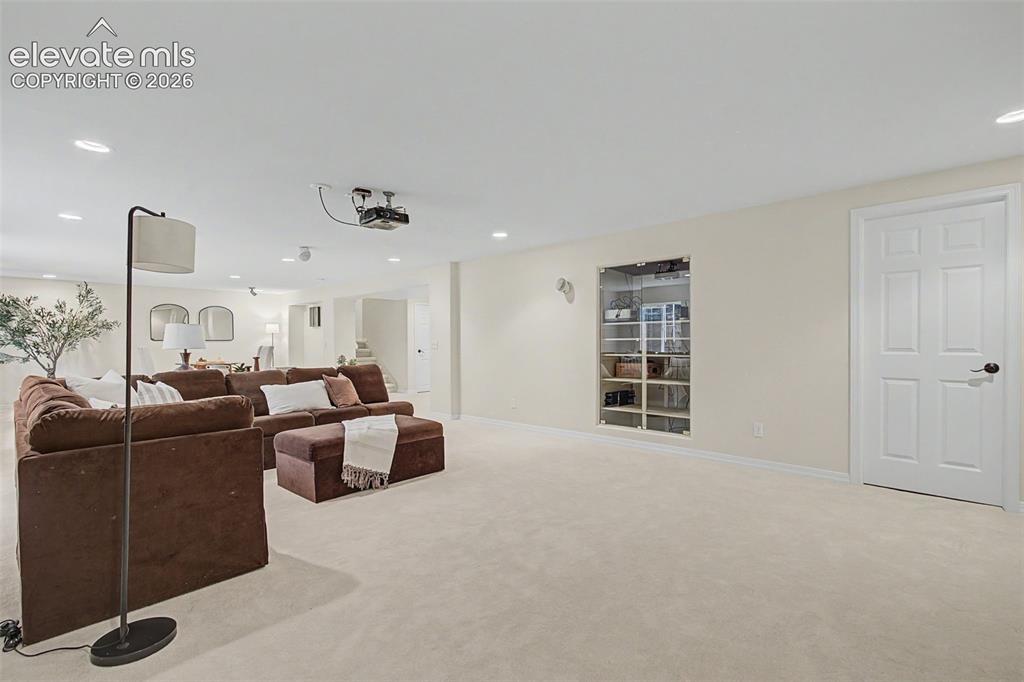 Image 30 of 46: Family Room