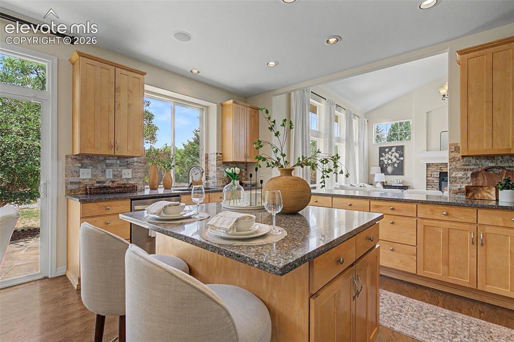 Image 7 of 46: Kitchen