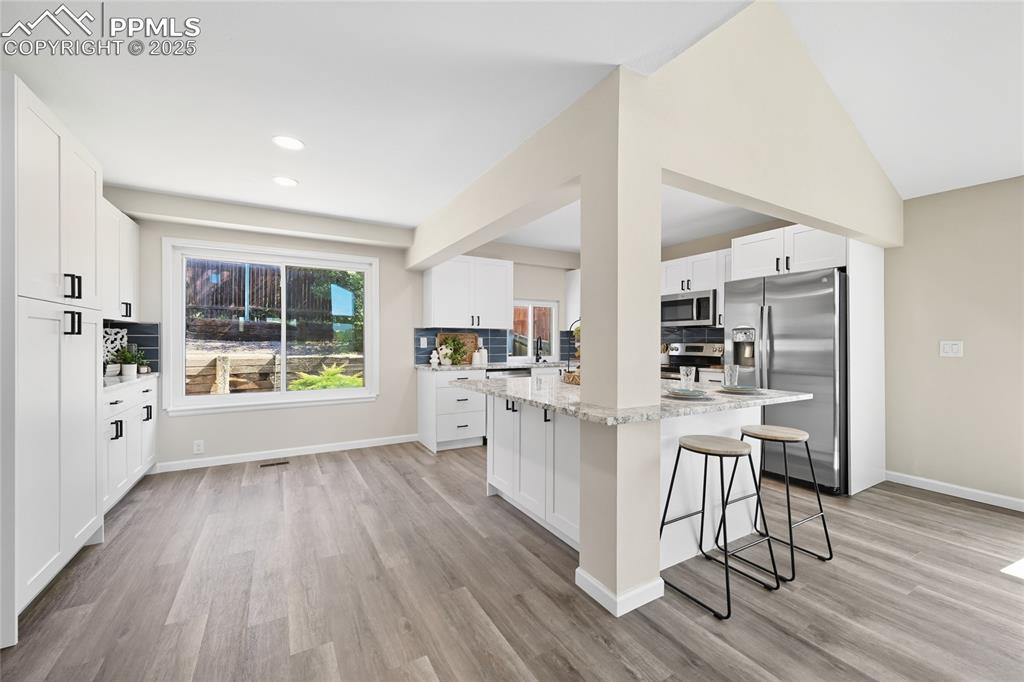 Image 15 of 49: Kitchen