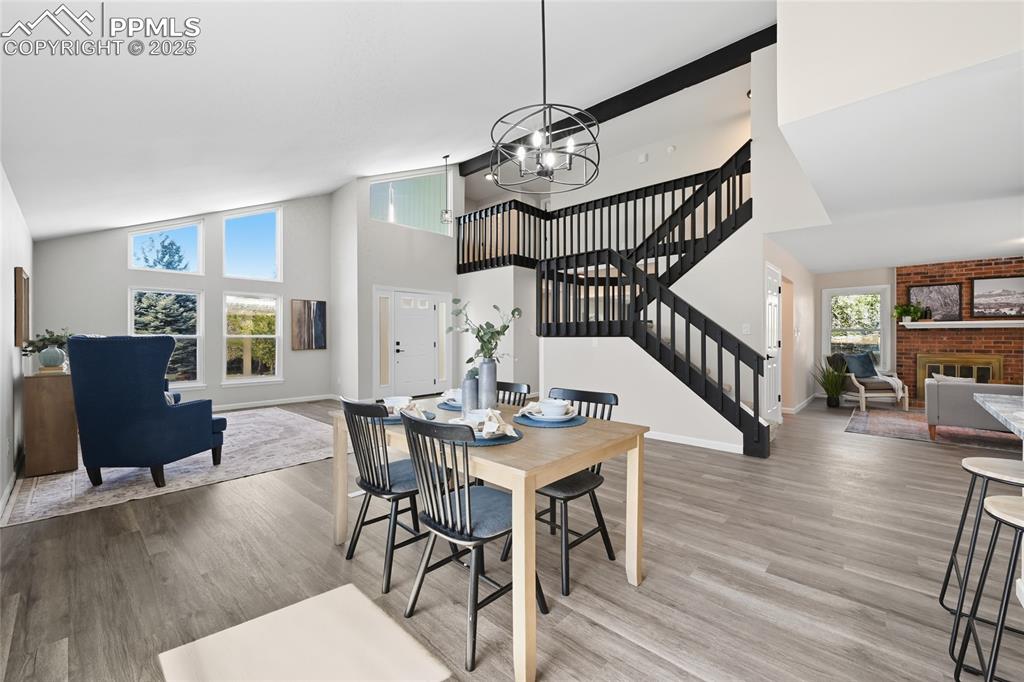 Image 25 of 49: Dining Area