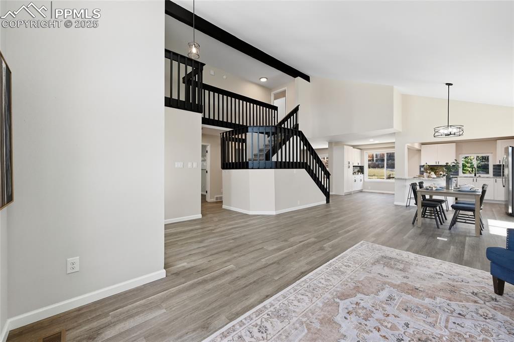 Image 26 of 49: Living Room