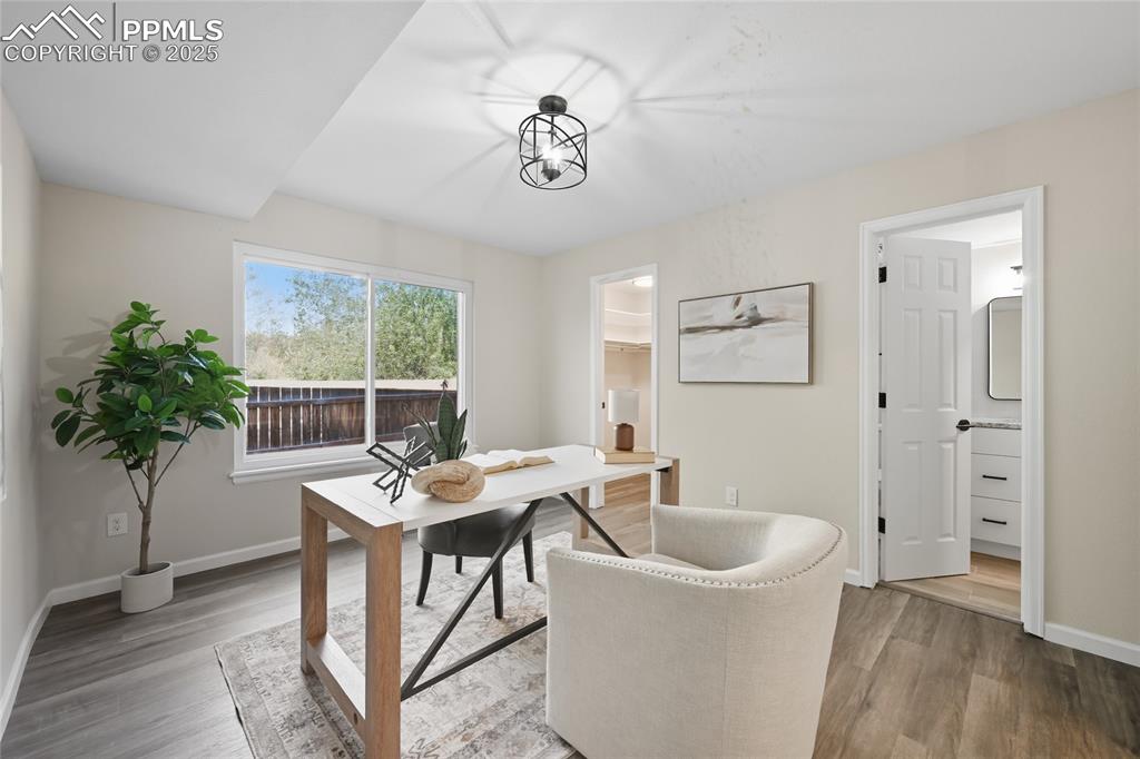 Image 27 of 49: Bedroom