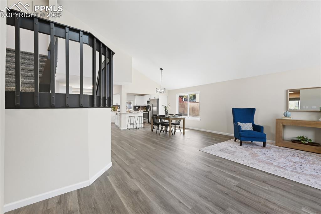 Image 8 of 49: Sitting Room