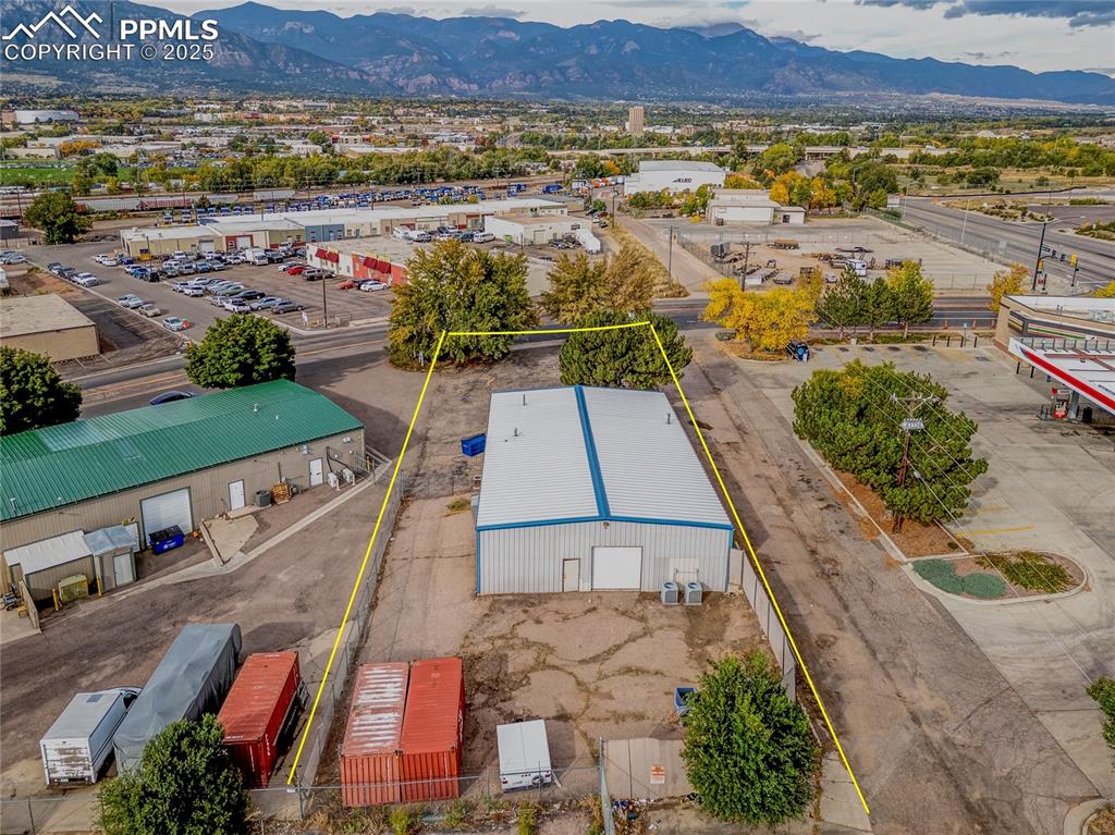 Image 2 of 23: Property lines are approximate and are not from a survey