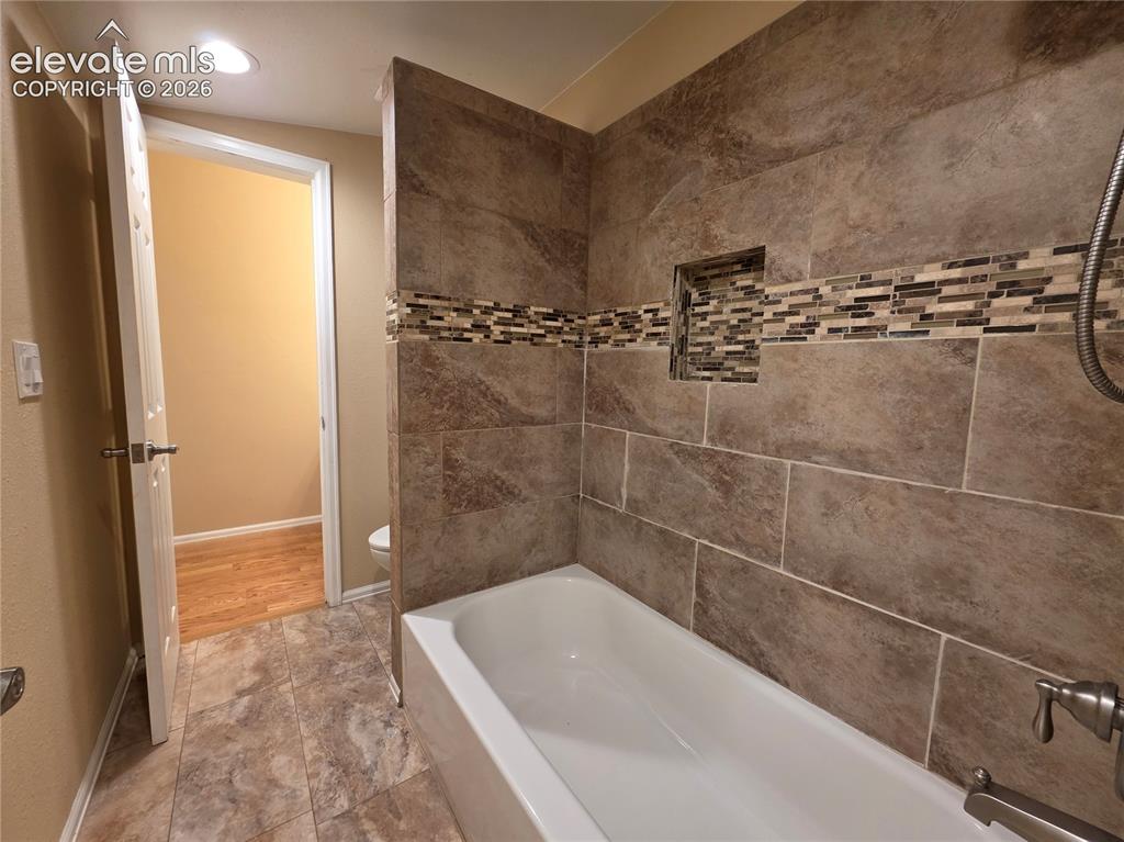 Image 9 of 15: Bathroom