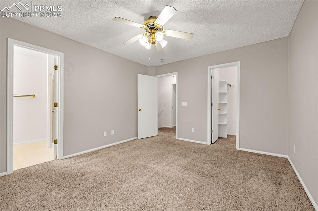 Image 17 of 27: Bedroom