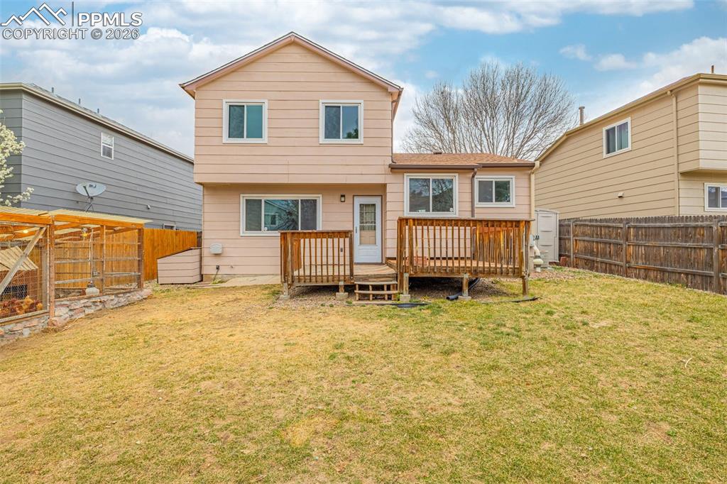 Image 3 of 27: Back of Structure