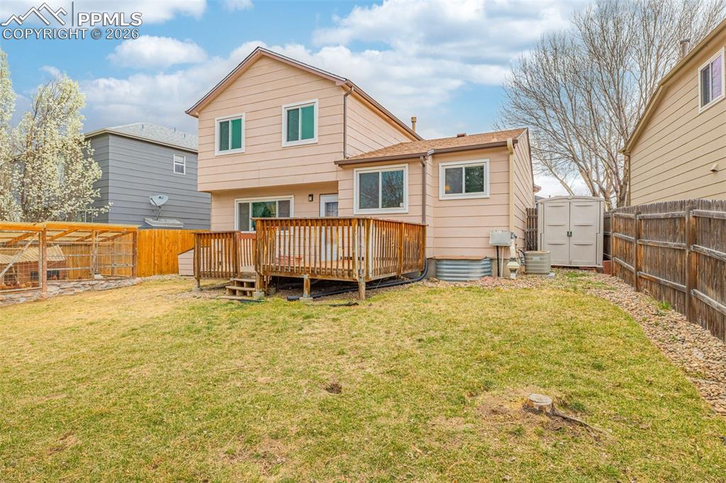 Image 4 of 27: Back of Structure