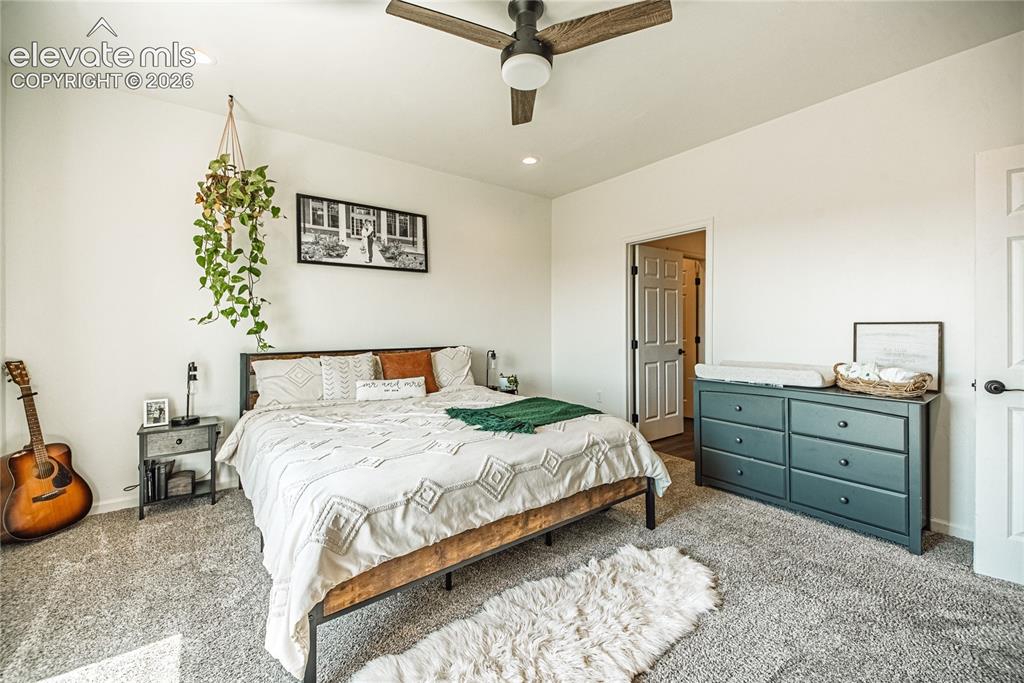 Image 16 of 46: Bedroom