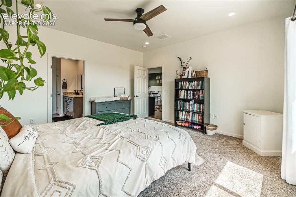 Image 17 of 46: Bedroom