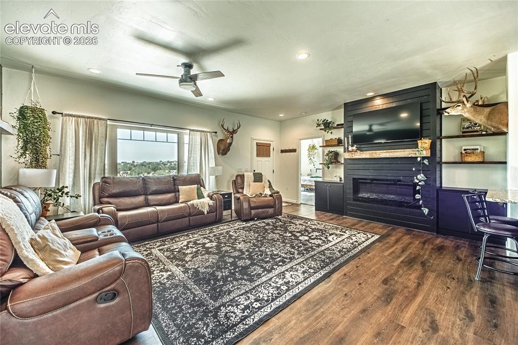 Image 4 of 46: Living Room
