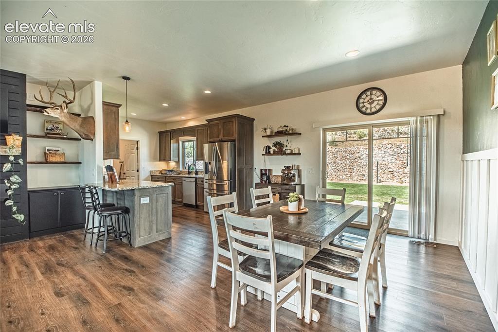 Image 6 of 46: Dining Area
