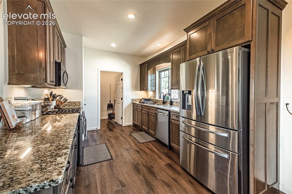 Image 8 of 46: Kitchen
